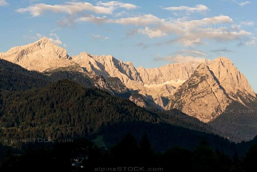 Zentral, Ruhig & Stilvoll Mit Bergpanorama+ Garten Garmisch-Partenkirchen Luaran gambar